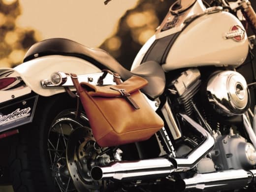 大人のライダーを対象に『HENLY BEGINS』ブランドでジャケット、パンツをリリース。