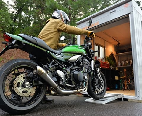 デイトナモーターサイクルガレージシリーズを発売。ヨーロッパ車純正装着率No.1、REGINAチェーンの取扱を開始。